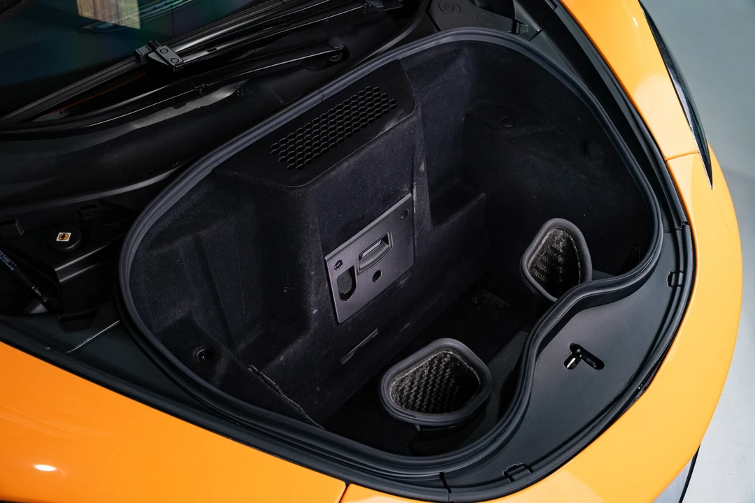 2020 McLaren 620R - Image 18 of 21