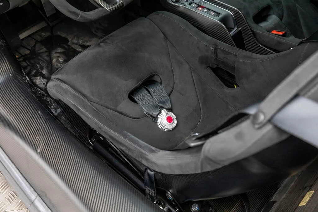 2020 McLaren 620R - Image 26 of 31