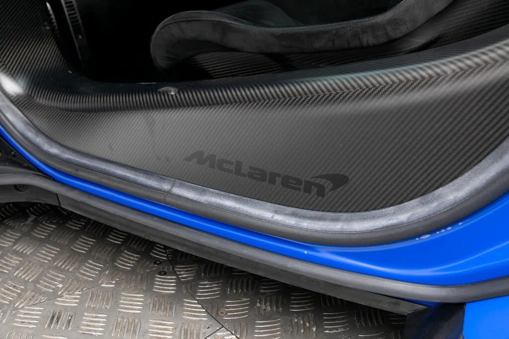 2020 McLaren 620R - Image 25 of 31