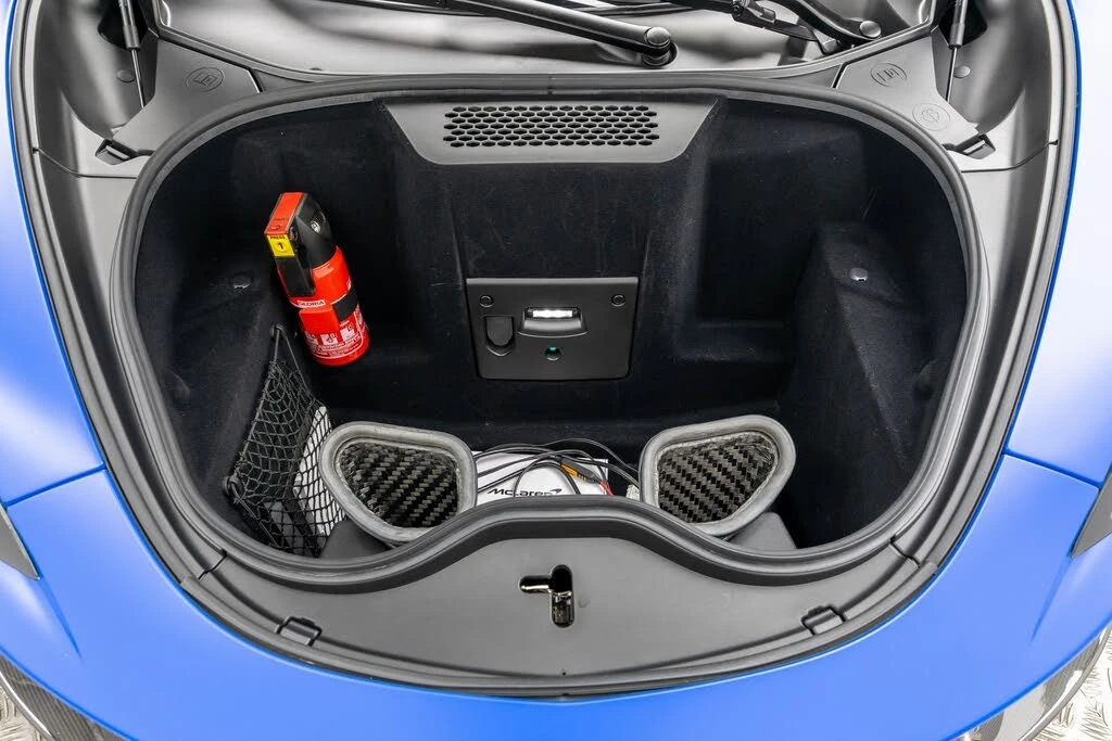 2020 McLaren 620R - Image 17 of 31
