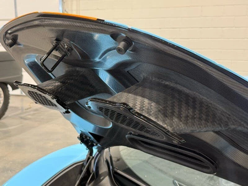 2020 McLaren 620R - Image 17 of 31