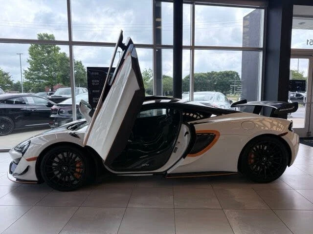 2020 McLaren 620R - Image 8 of 14
