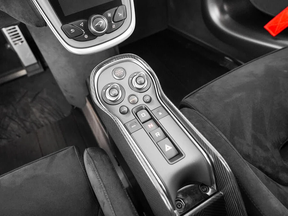 2020 McLaren 620R - Image 8 of 31