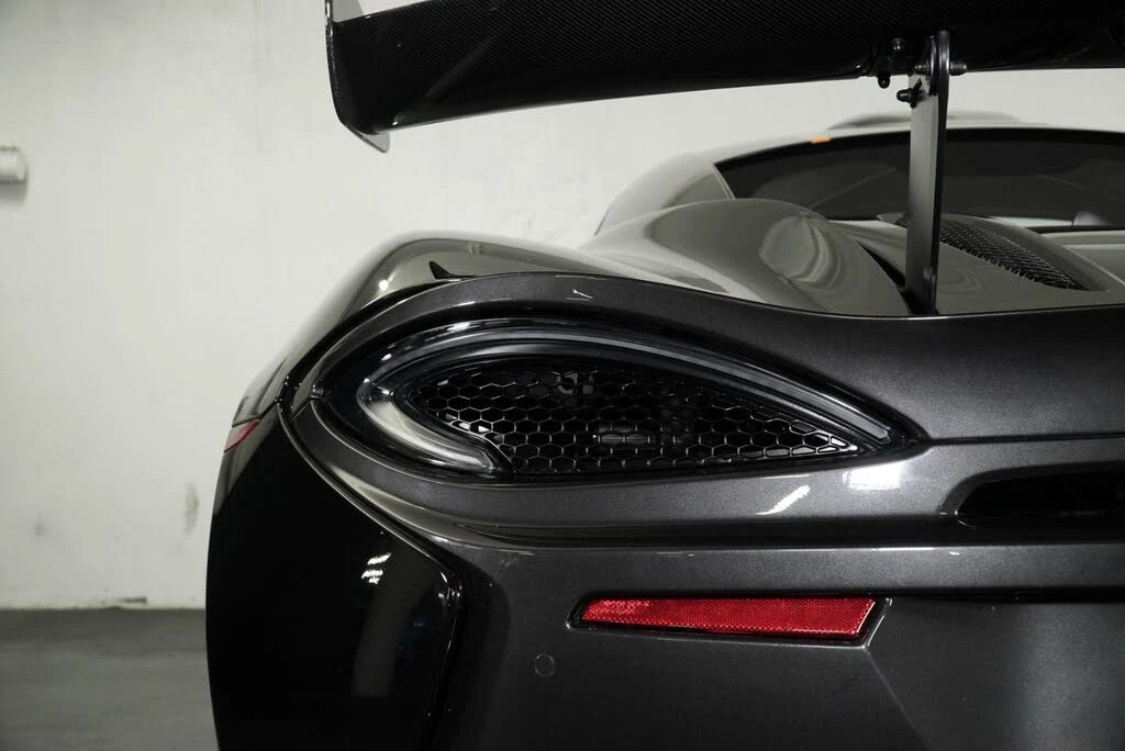 2020 McLaren 620R - Image 19 of 31