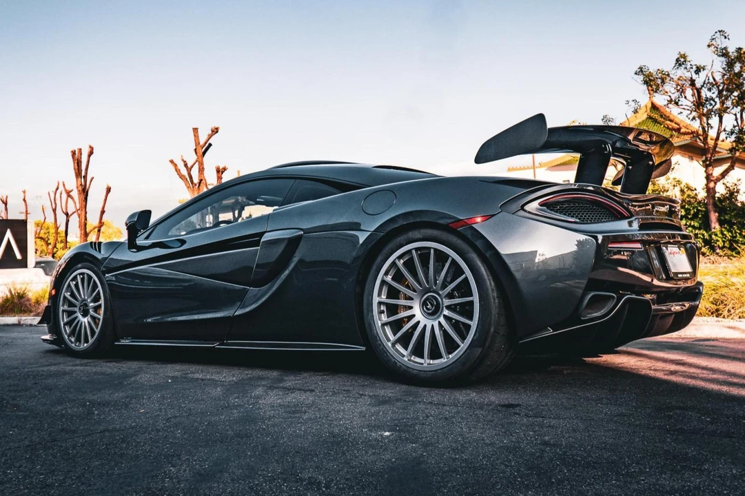2020 McLaren 620R - Image 4 of 31