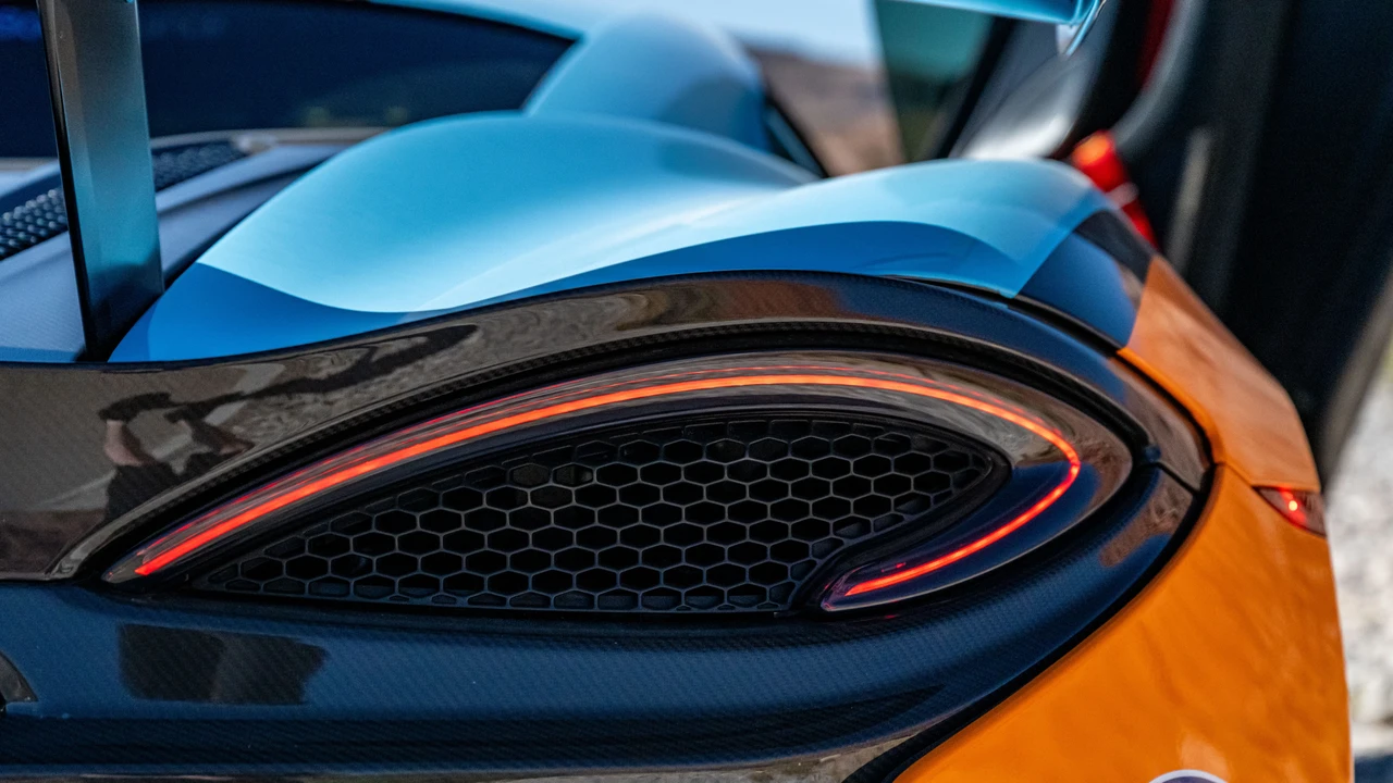2020 McLaren 620R - Image 22 of 31