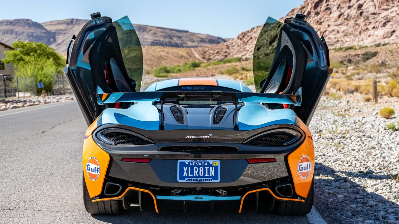 2020 McLaren 620R - Image 9 of 31