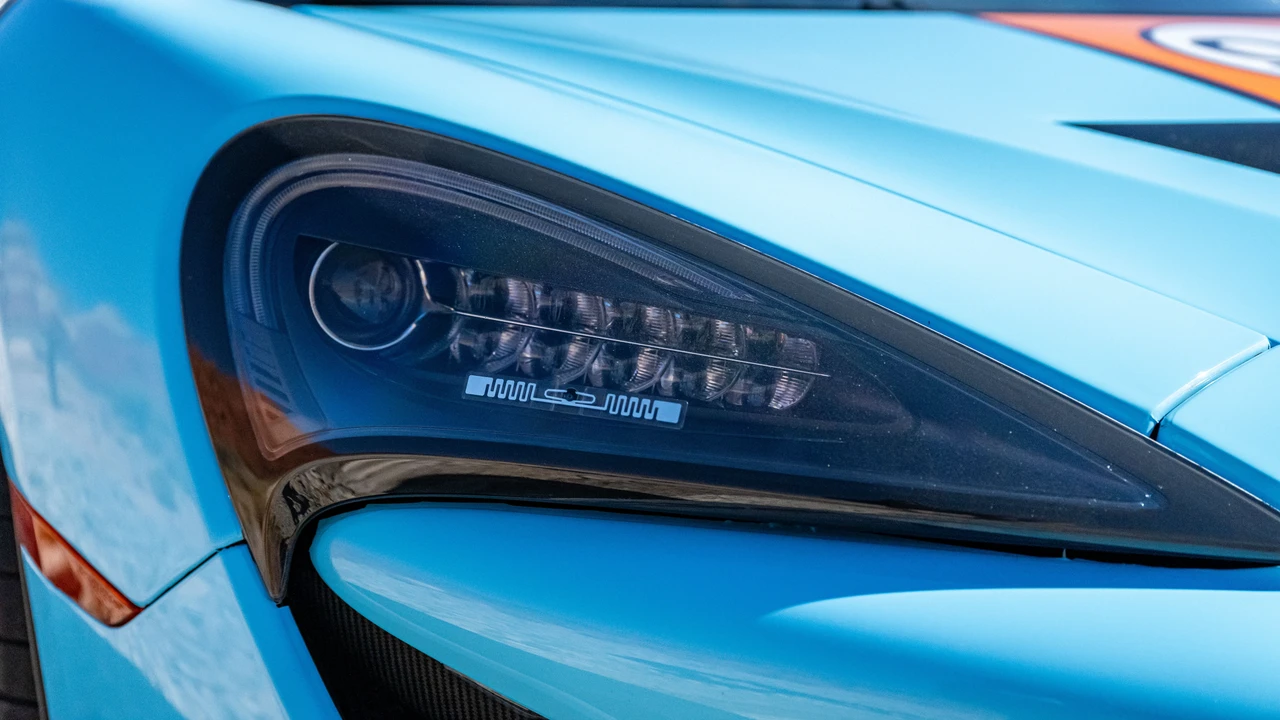 2020 McLaren 620R - Image 17 of 31