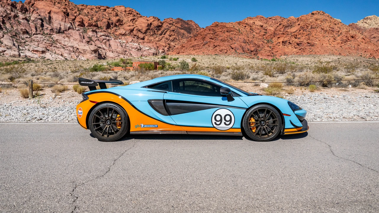2020 McLaren 620R - Image 3 of 31