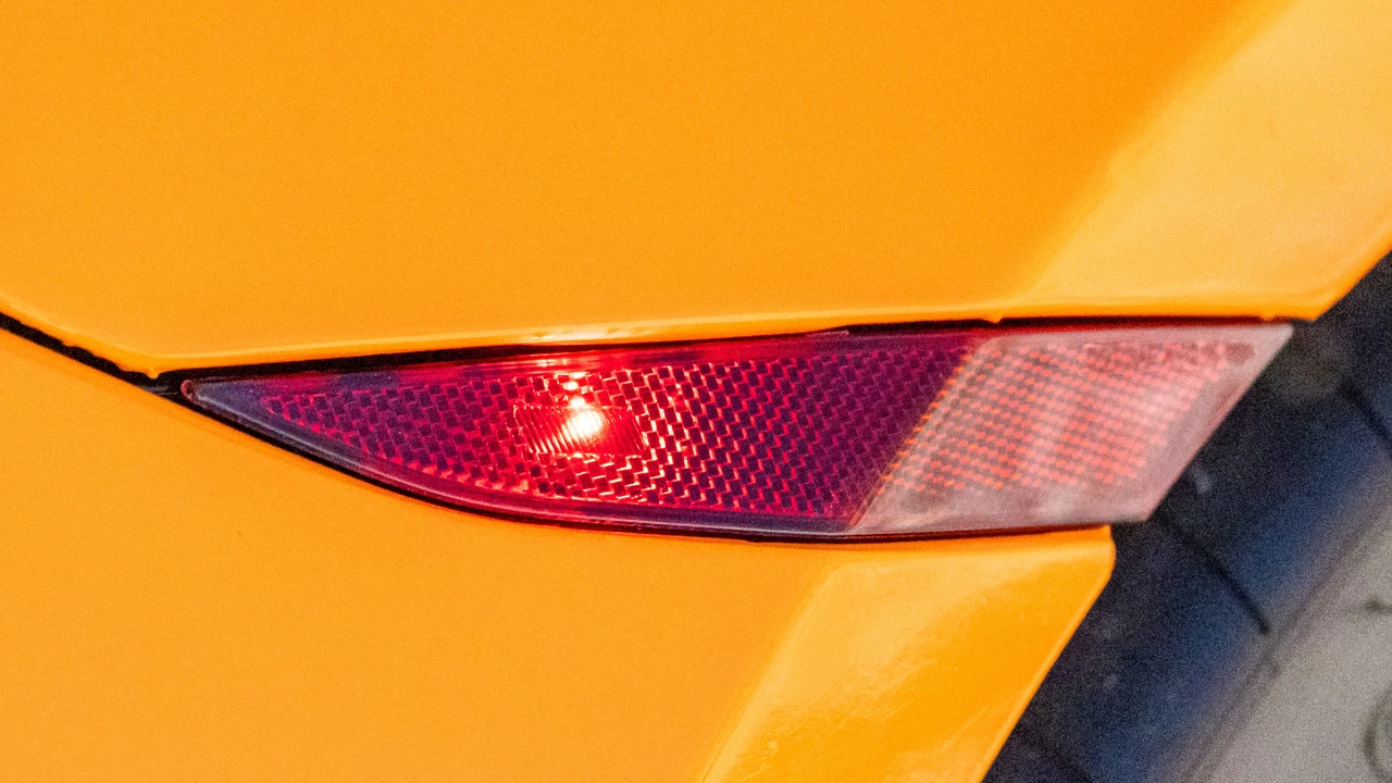 2020 McLaren 620R - Image 24 of 31