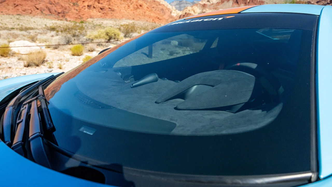 2020 McLaren 620R - Image 27 of 31