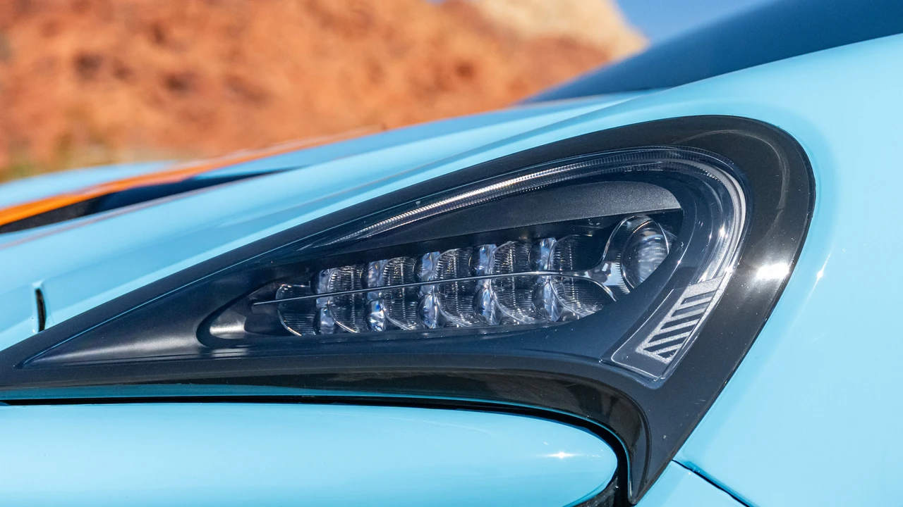 2020 McLaren 620R - Image 18 of 31