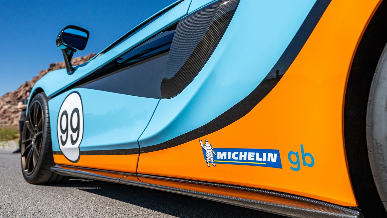 2020 McLaren 620R - Image 13 of 31