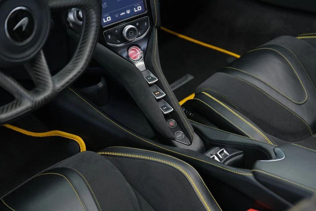 2020 McLaren 720S - Image 28 of 31