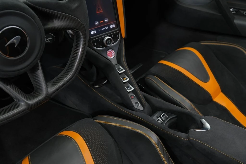2020 McLaren 720S - Image 17 of 31