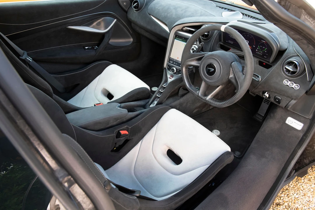 2020 McLaren 720S - Image 17 of 31