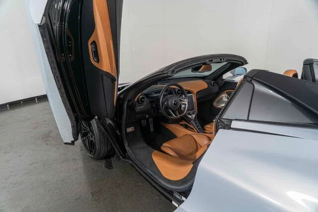 2020 McLaren 720S Spider - Image 17 of 31