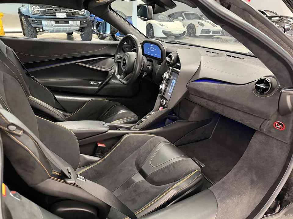 2020 McLaren 720S - Image 17 of 19