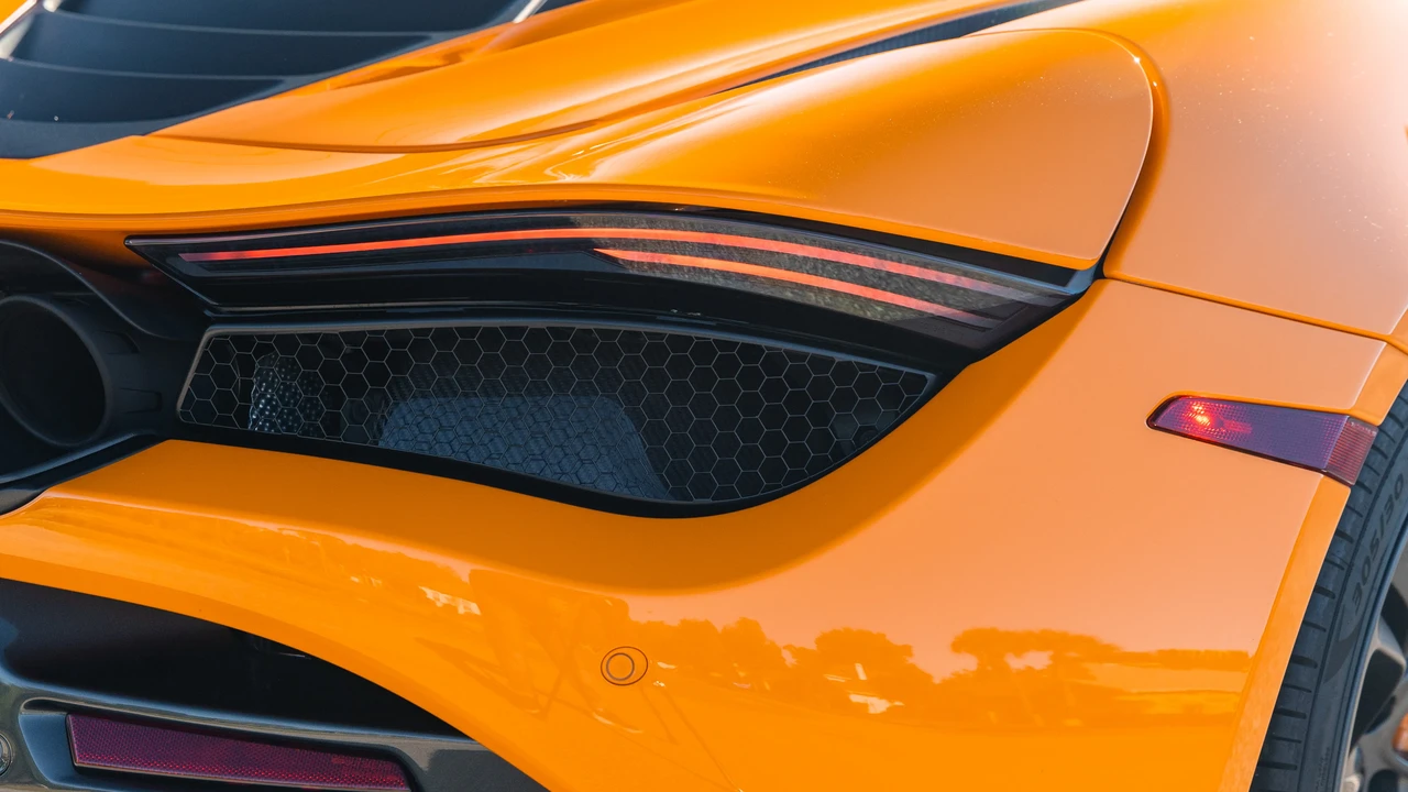 2020 McLaren 720S - Image 18 of 31
