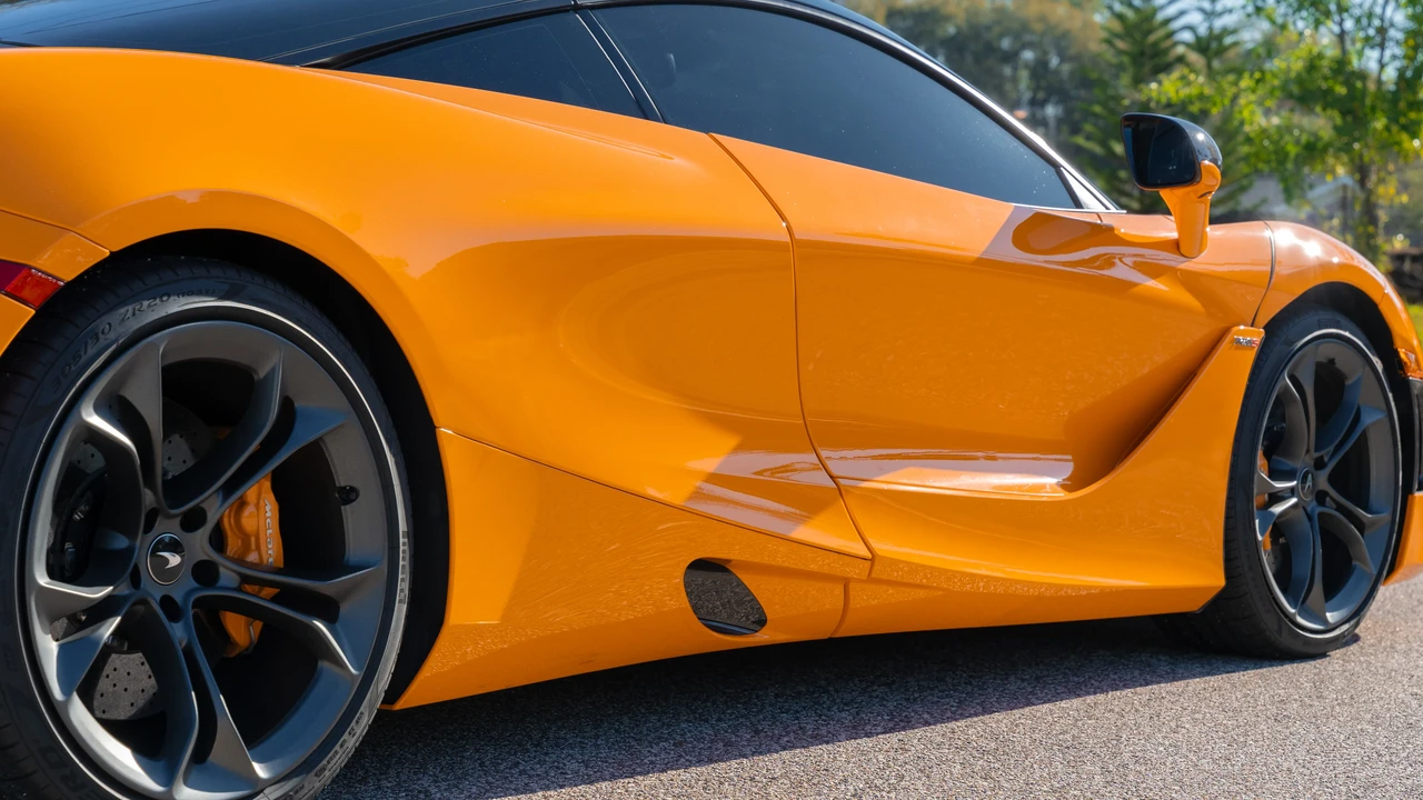 2020 McLaren 720S - Image 11 of 31