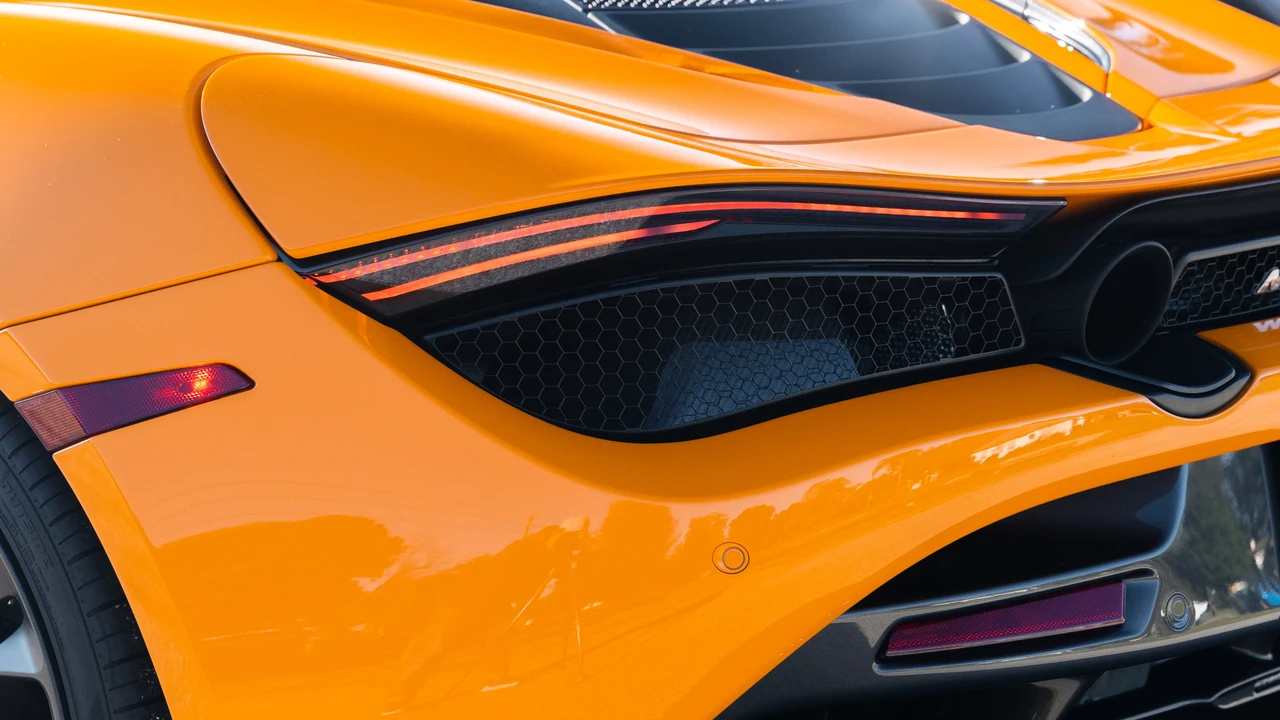 2020 McLaren 720S - Image 17 of 31
