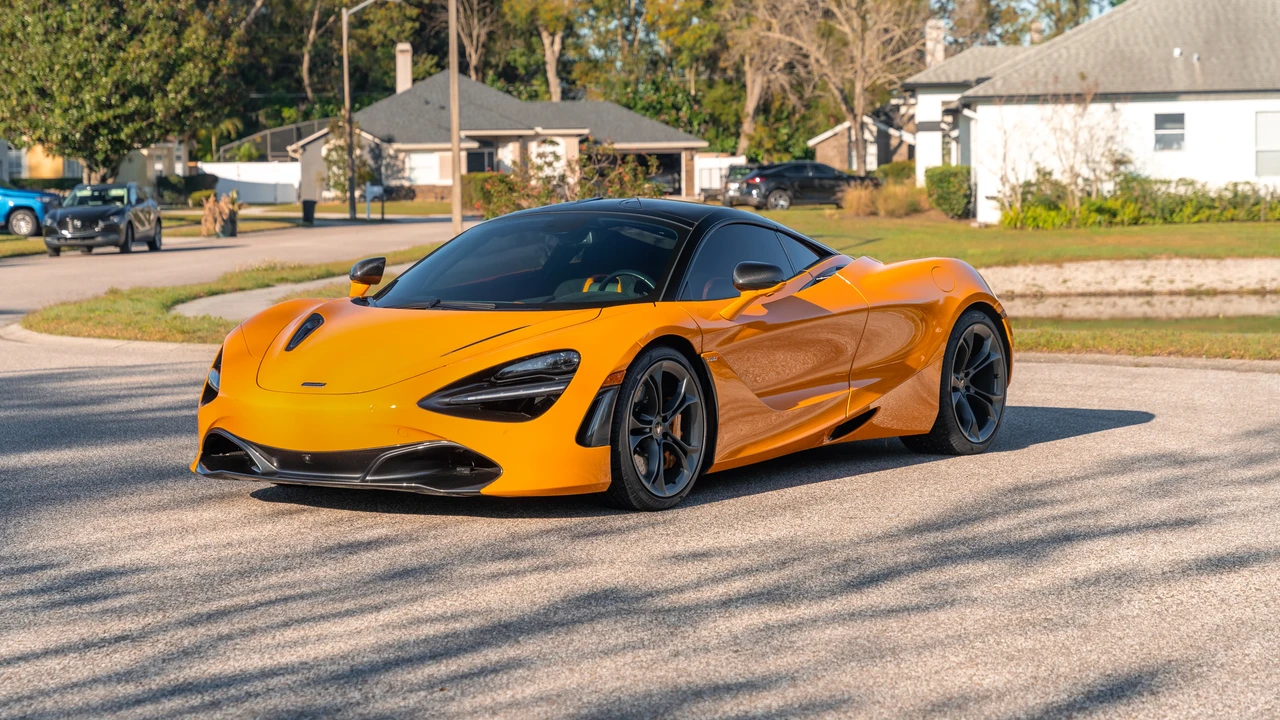 2020 McLaren 720S - Image 2 of 31