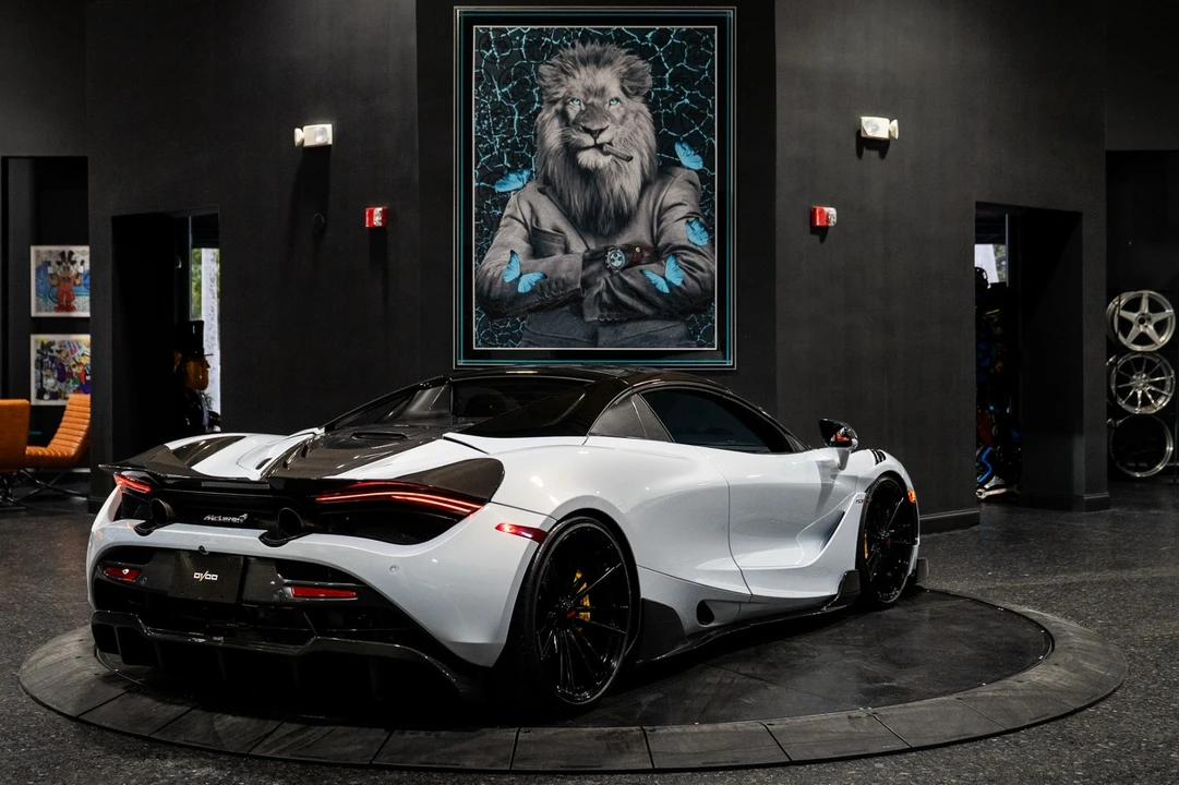 2020 McLaren 720S - Image 17 of 21
