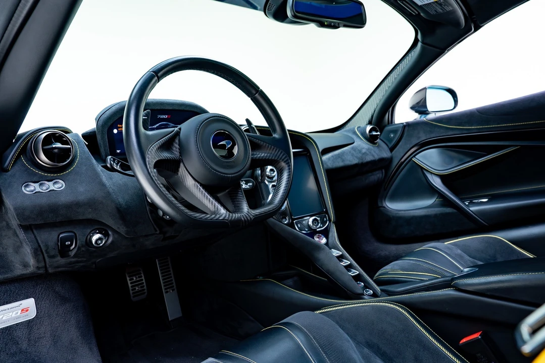 2020 McLaren 720S - Image 2 of 31