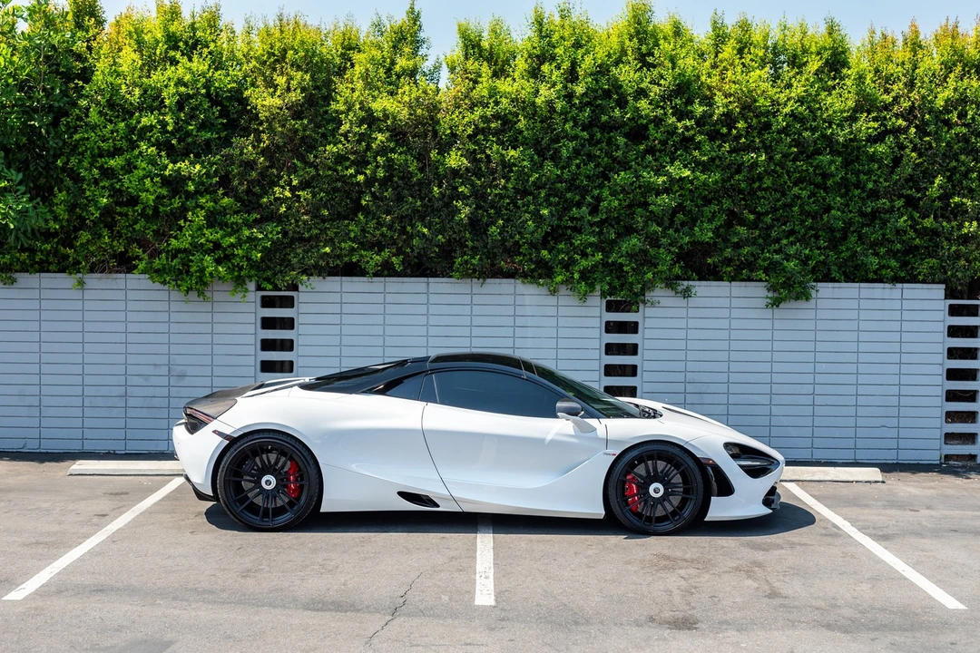 2020 McLaren 720S - Image 17 of 31