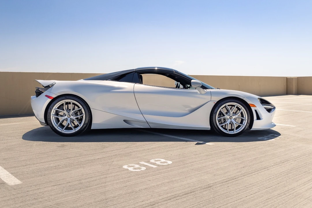 2020 McLaren 720S - Image 8 of 31