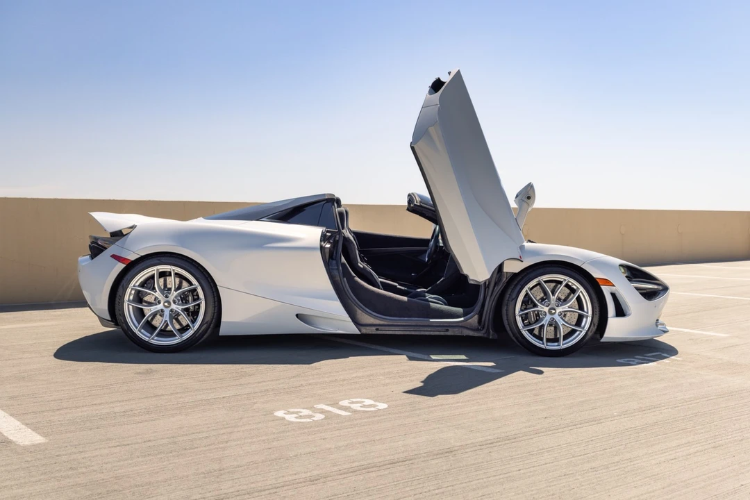 2020 McLaren 720S - Image 7 of 31
