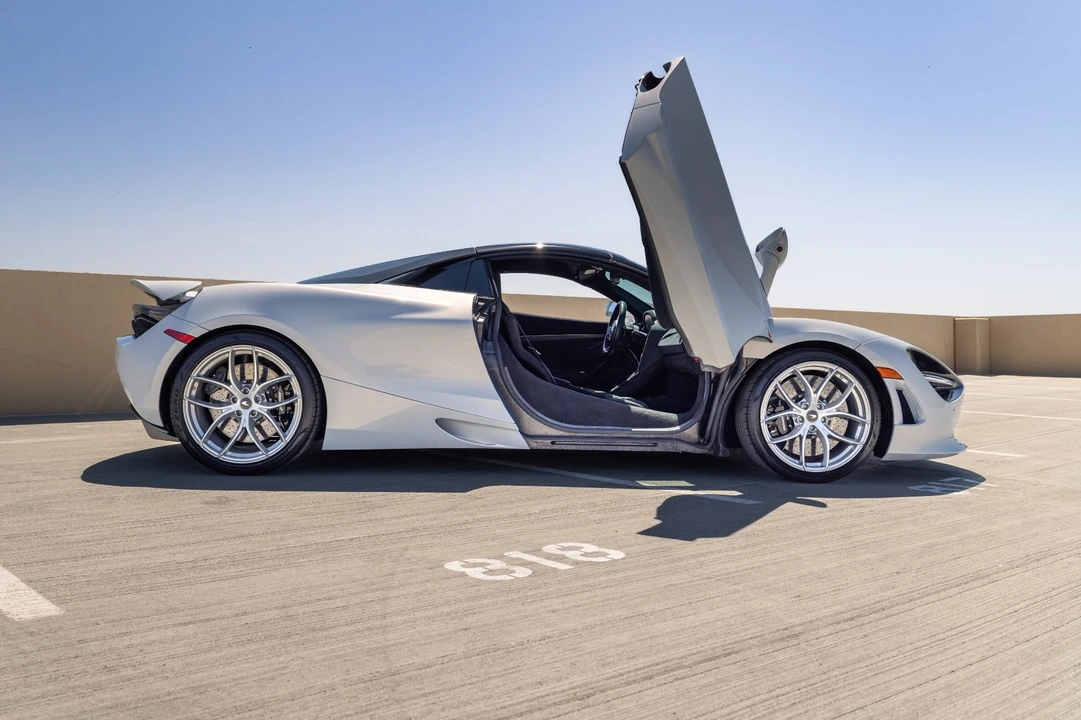 2020 McLaren 720S - Image 20 of 31