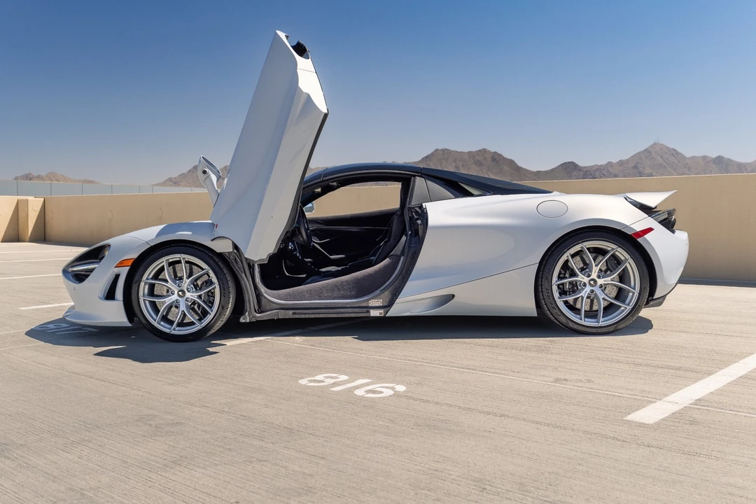 2020 McLaren 720S - Image 19 of 31