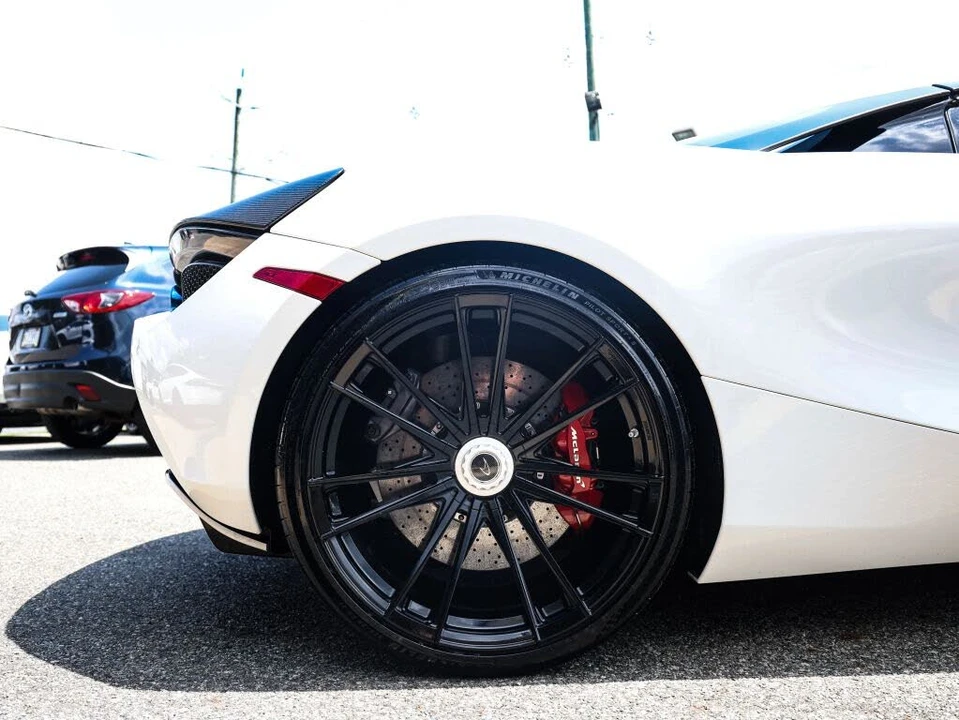2020 McLaren 720S Spider - Image 16 of 31