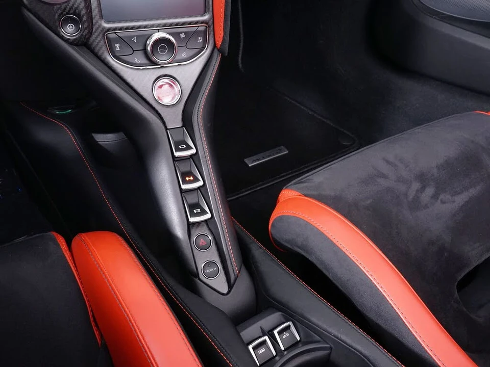 2020 McLaren 720S Spider - Image 28 of 31