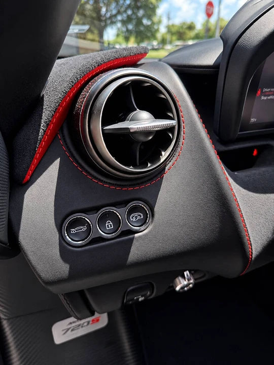 2020 McLaren 720S Spider - Image 24 of 31