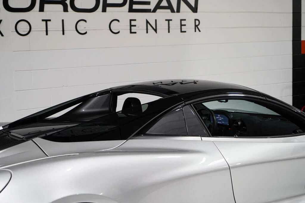 2020 McLaren 720S - Image 25 of 31