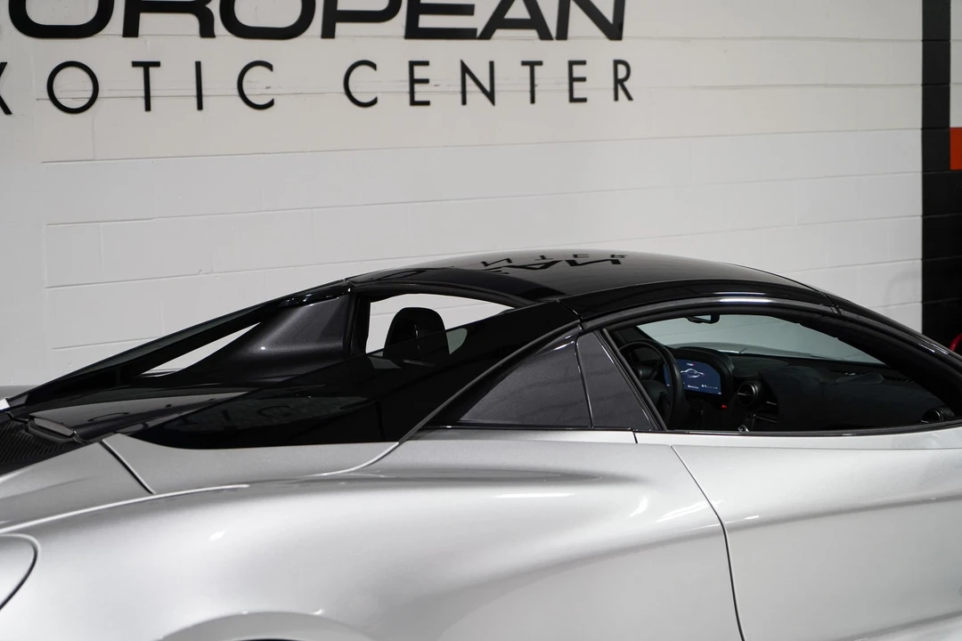 2020 McLaren 720S - Image 25 of 31