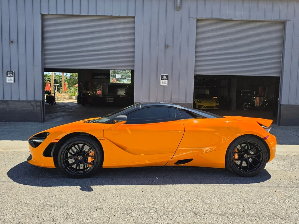 2020 McLaren 720S - Image 2 of 16