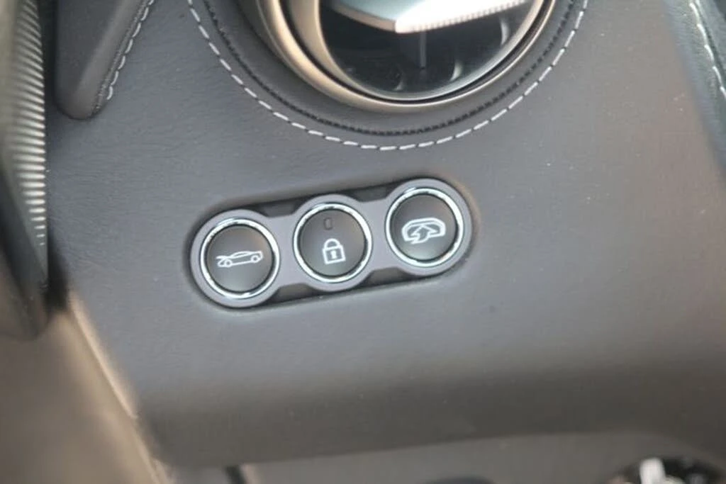 2020 McLaren 720S - Image 24 of 31