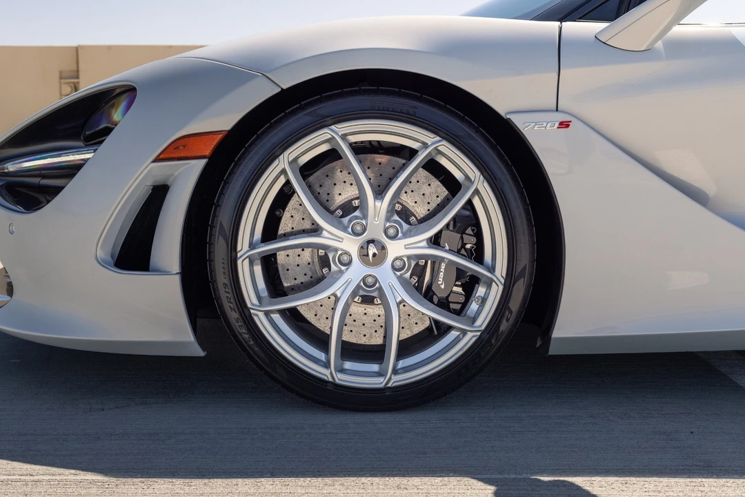 2020 McLaren 720S - Image 16 of 31