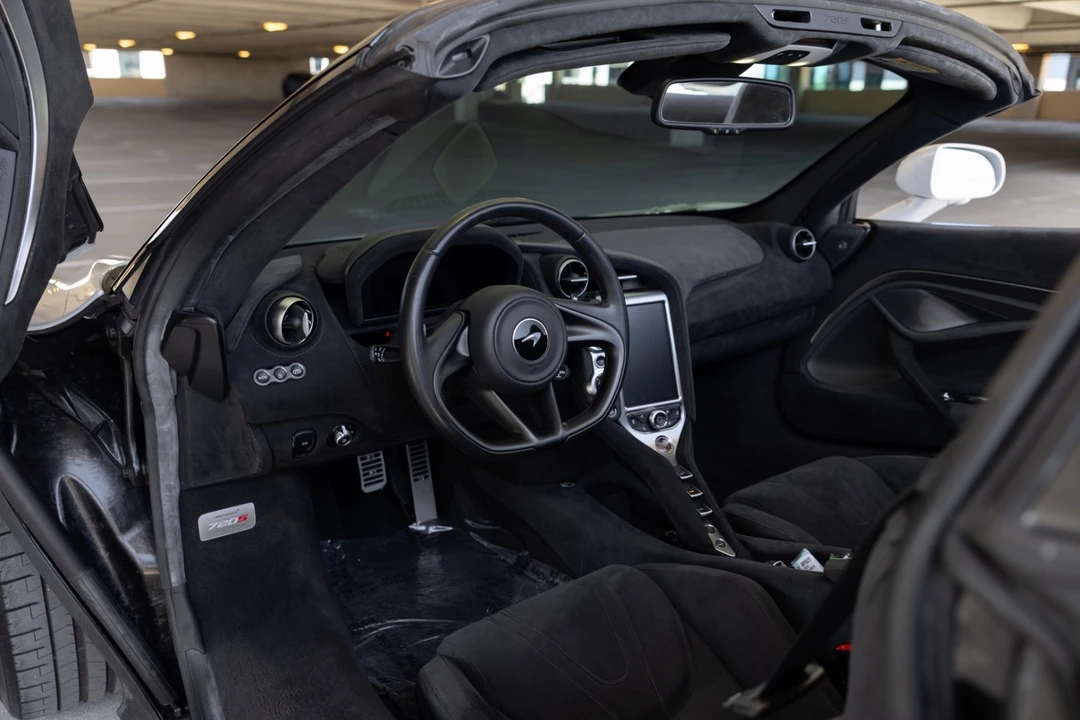 2020 McLaren 720S - Image 2 of 31