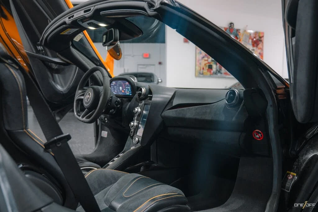 2020 McLaren 720S - Image 2 of 31