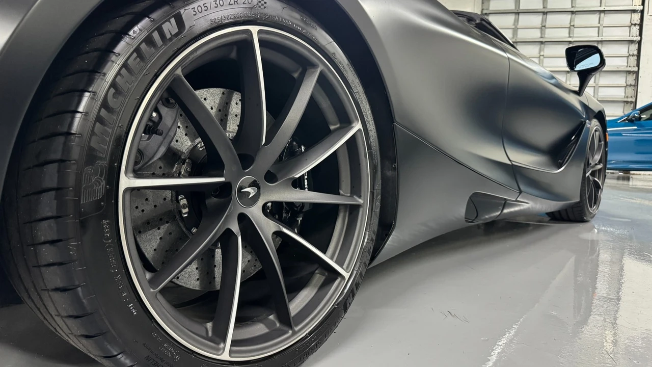 2020 McLaren 720S Spider - Image 12 of 21