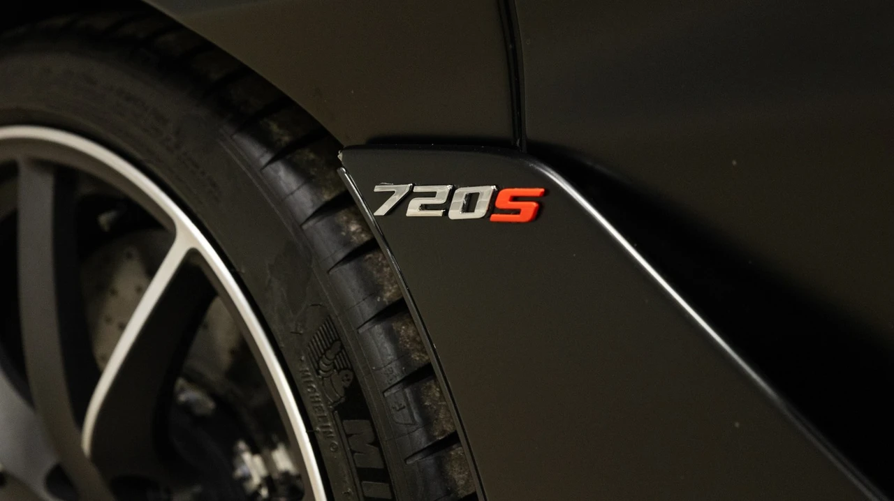 2020 McLaren 720S Spider - Image 14 of 31