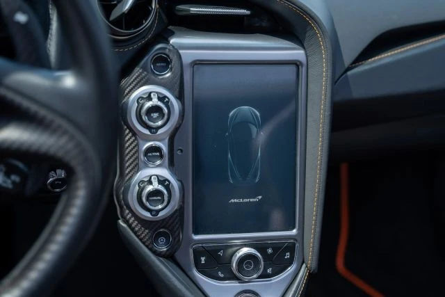2020 McLaren 720S Spider - Image 2 of 21