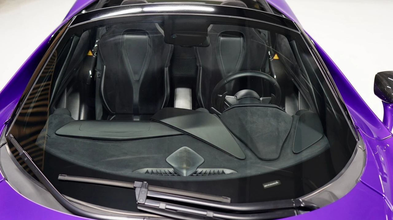 2020 McLaren 720S Spider - Image 17 of 24