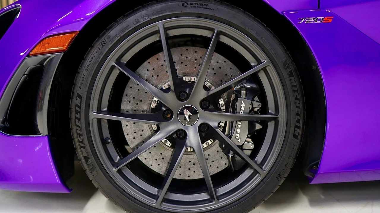 2020 McLaren 720S Spider - Image 23 of 24