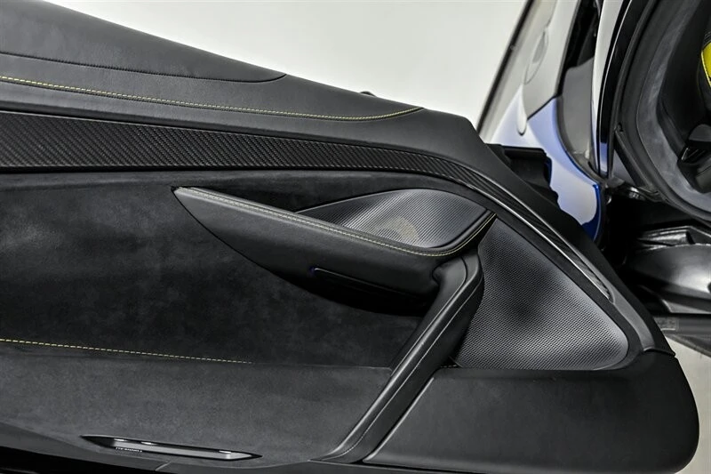 2020 McLaren 720S Spider - Image 25 of 31