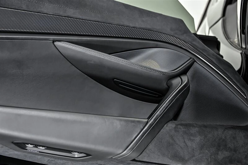 2020 McLaren 720S Spider - Image 17 of 31
